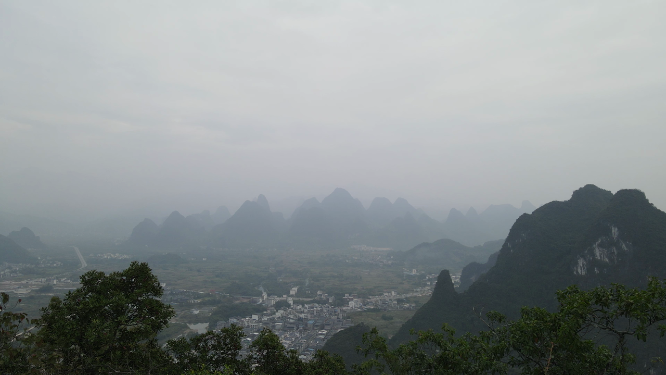 航拍广西桂林清晨迷雾 
