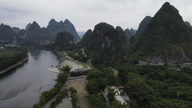 航拍广西桂林漓江风光