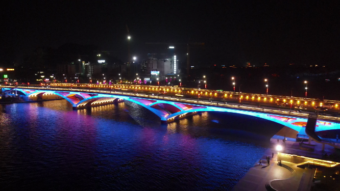 航拍广西桂林解放大桥夜景