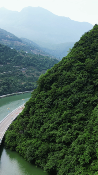 航拍最美水上公路古昭公路