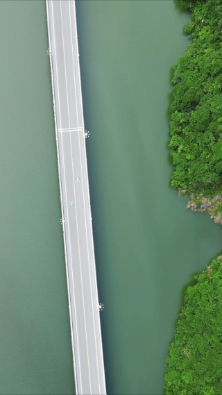 航拍最美水上公路古昭公路