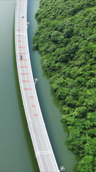 航拍最美水上公路古昭公路