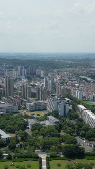 航拍江西井冈山城市风光