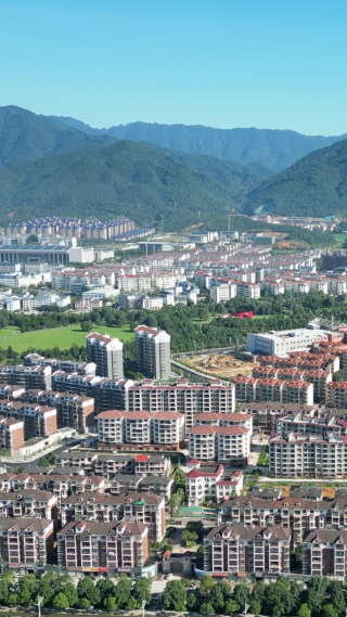 航拍江西井冈山城市风光