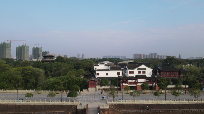 航拍江西南昌八大三人梅湖景区