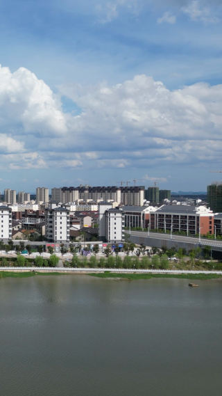 航拍江西抚州临川区城市风光 