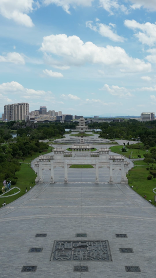 航拍江西抚州名人雕塑园4A景区