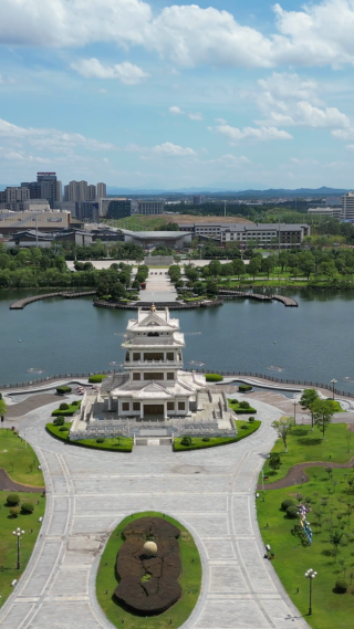 航拍江西抚州名人雕塑园4A景区