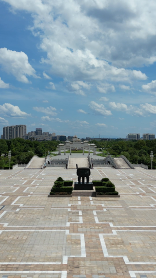 航拍江西抚州名人雕塑园4A景区
