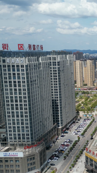 航拍江西抚州商业广场商业大楼