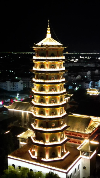 航拍江西抚州文昌里正觉古寺夜景