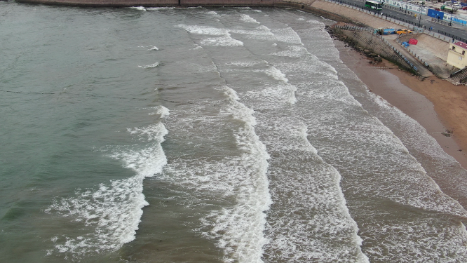 航拍波涛汹涌海浪浪花 