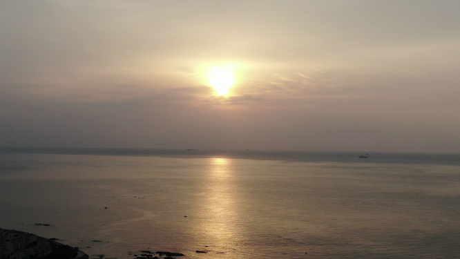 航拍海上日落晚霞夕阳西下