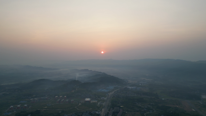 航拍清晨山川日出迷雾