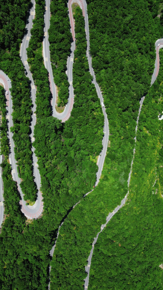 航拍湖北十堰十回首盘山公路