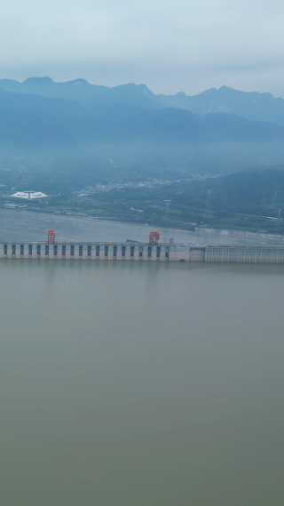 航拍湖北宜昌三峡大坝