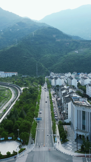 航拍湖北宜昌兴山县交通大道