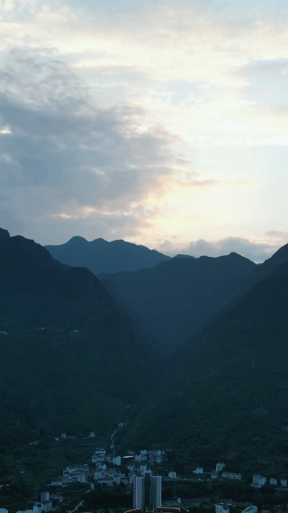 航拍湖北宜昌兴山县风光