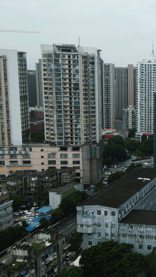 航拍湖北宜昌沿江大道城市高楼