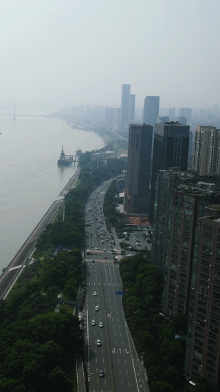 航拍湖北宜昌沿江大道风光带