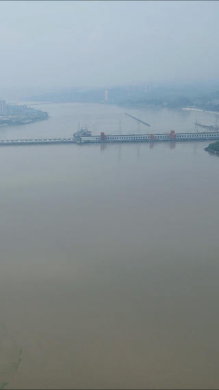 航拍湖北宜昌葛洲坝
