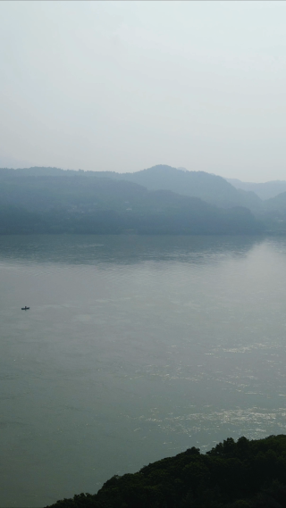 航拍湖北宜昌长江风光 