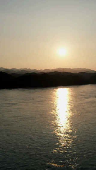 航拍湖北宜昌长江风光 