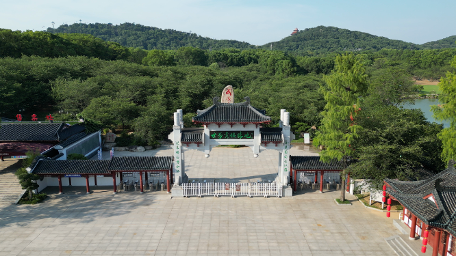 湖北武汉东湖珞珈山航拍