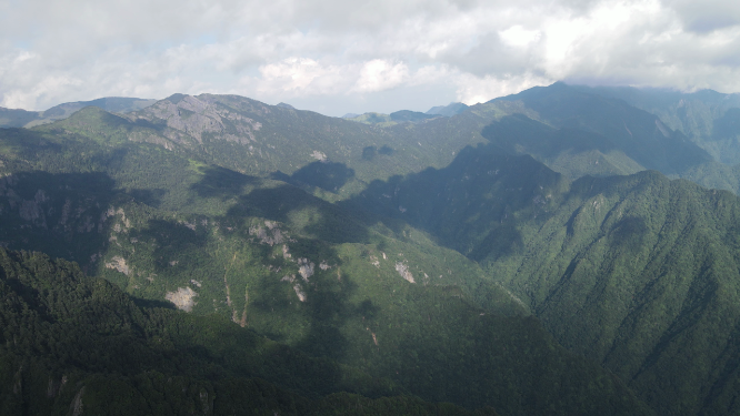 航拍湖北神农架5A景区