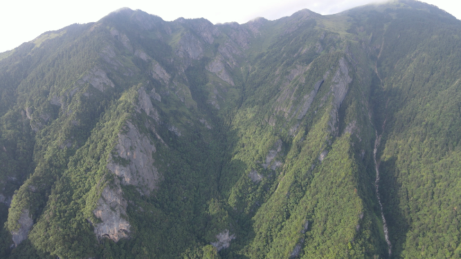 航拍湖北神农架5A景区