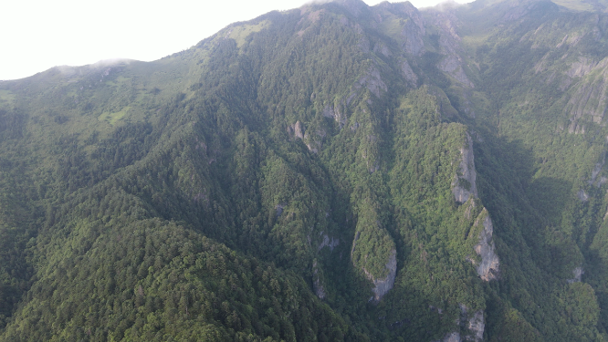 航拍湖北神农架5A景区