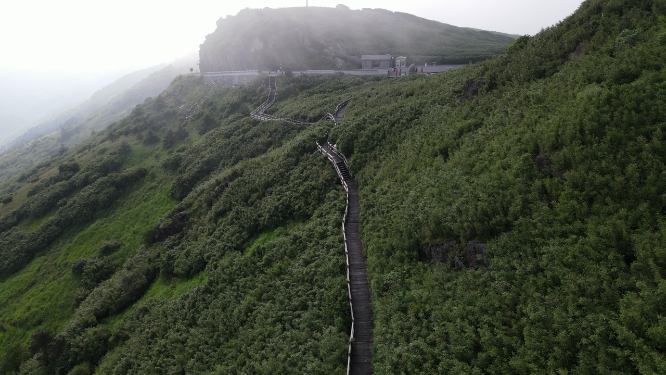航拍湖北神农架5A景区