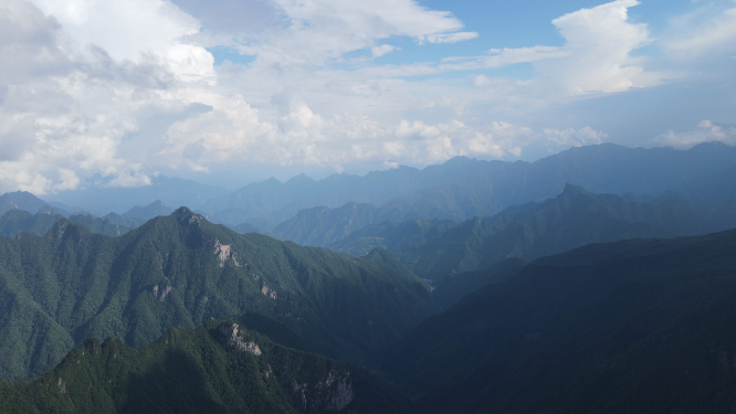 航拍湖北神农架5A景区