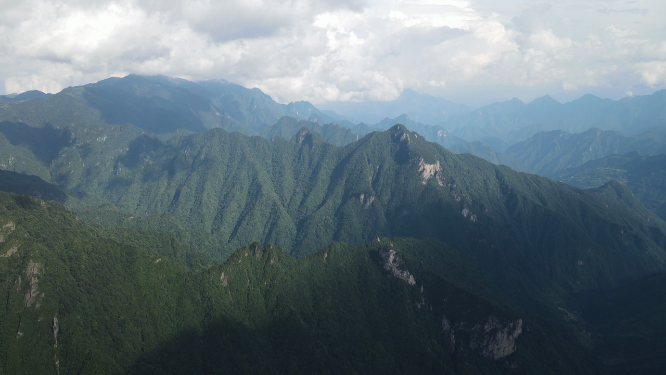 航拍湖北神农架5A景区