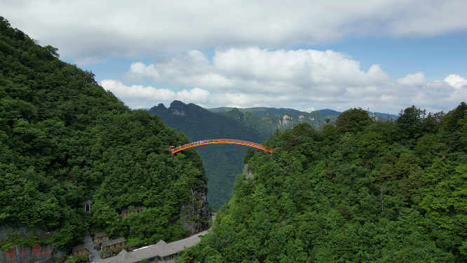 航拍湖北神农架5A景区