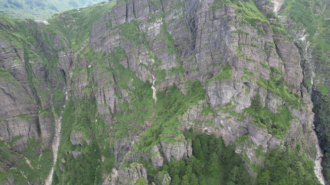航拍湖北神农架5A景区神农谷