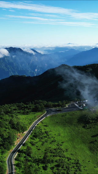 航拍湖北神农架景区神农顶