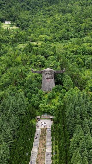 航拍湖北神农架神农坛景区