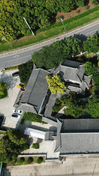 航拍湖北荆州万寿园古塔