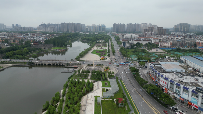 航拍湖北荆州九龙渊公园九龙桥