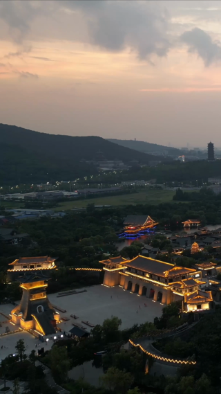 航拍湖北襄阳中国唐城影视基地4A景区夜景