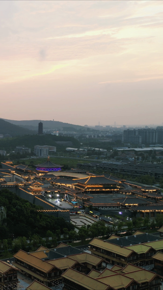 航拍湖北襄阳中国唐城影视基地4A景区夜景