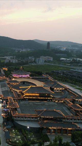 航拍湖北襄阳中国唐城影视基地4A景区夜景