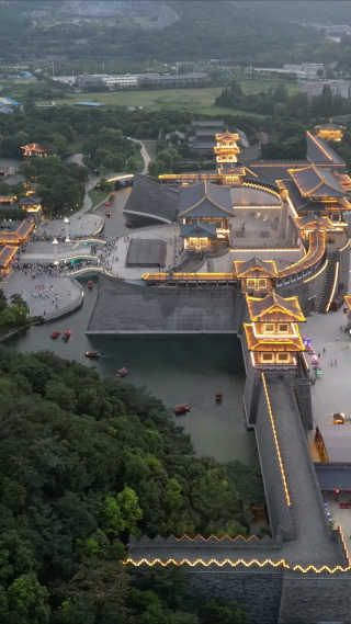航拍湖北襄阳中国唐城影视基地4A景区夜景