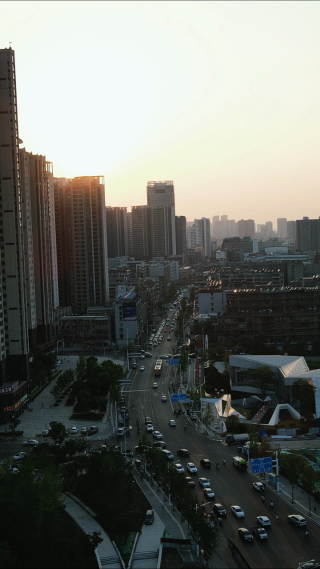 航拍湖北襄阳丹江路城市日落
