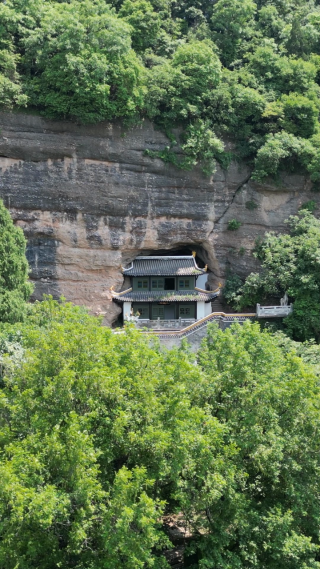 航拍湖北襄阳南漳县水镜庄景区古建筑 