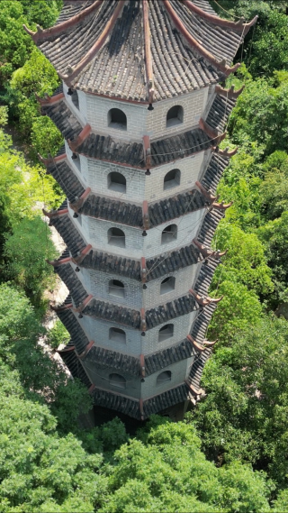航拍湖北襄阳南漳县水镜庄景区文笔峰塔