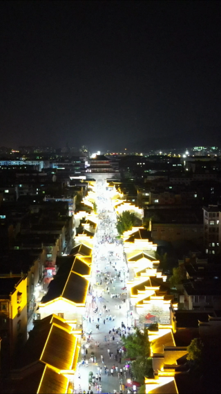 航拍湖北襄阳古城北街夜景