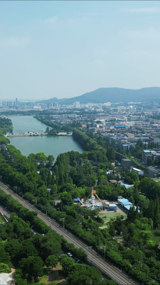 航拍湖北襄阳古城襄阳公园 