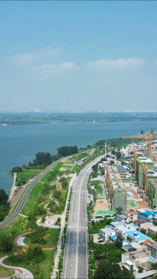 航拍湖北襄阳城市交通大道